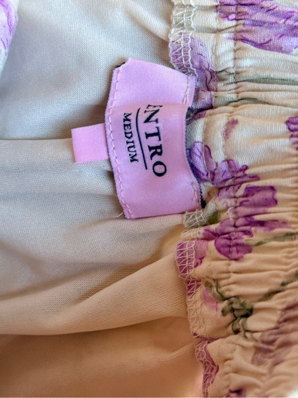 Entro Purple Flower Pleated front shorts. Zipper/hook front Pockets. EUC M - Picture 3 of 9